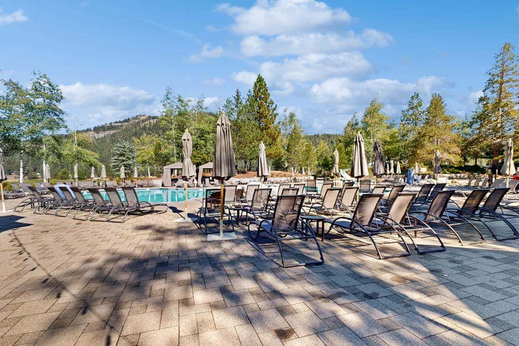 Ski-in-ski-out condo in the Everline Resort & Spa - pools, hot tubs, & gym