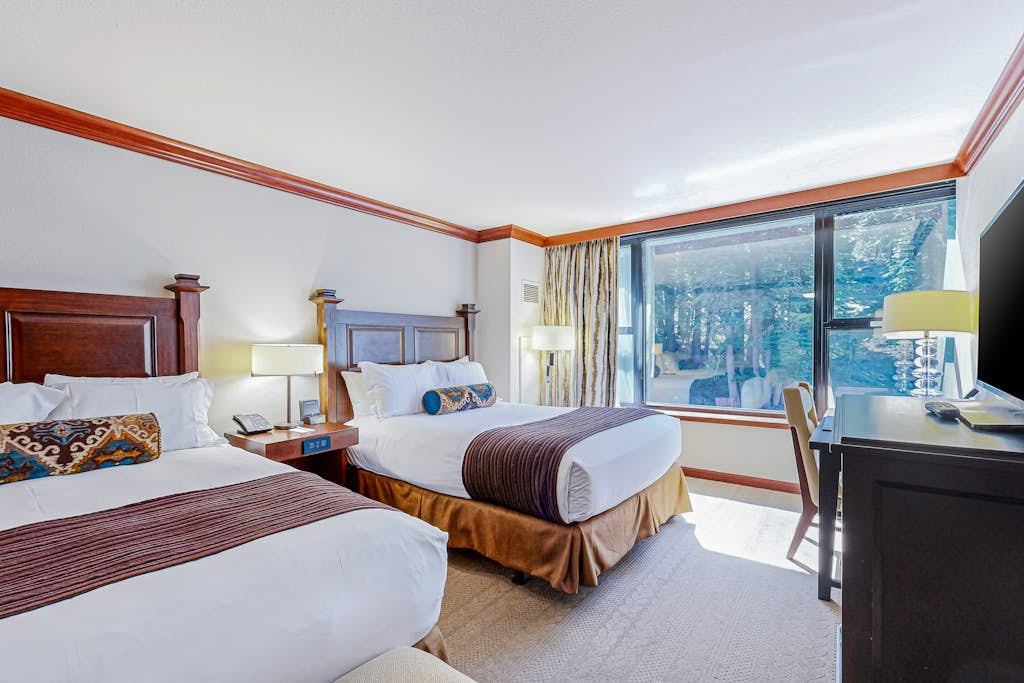 Everline Resort & Spa studio - Ski-in-ski-out, pools, hot tubs, & full spa