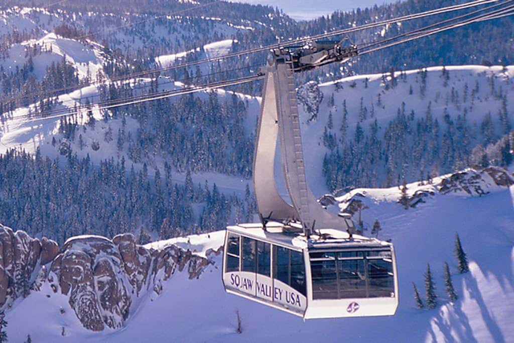 Everline Resort & Spa - Ski-in-ski-out suite with heated pools & hot tub