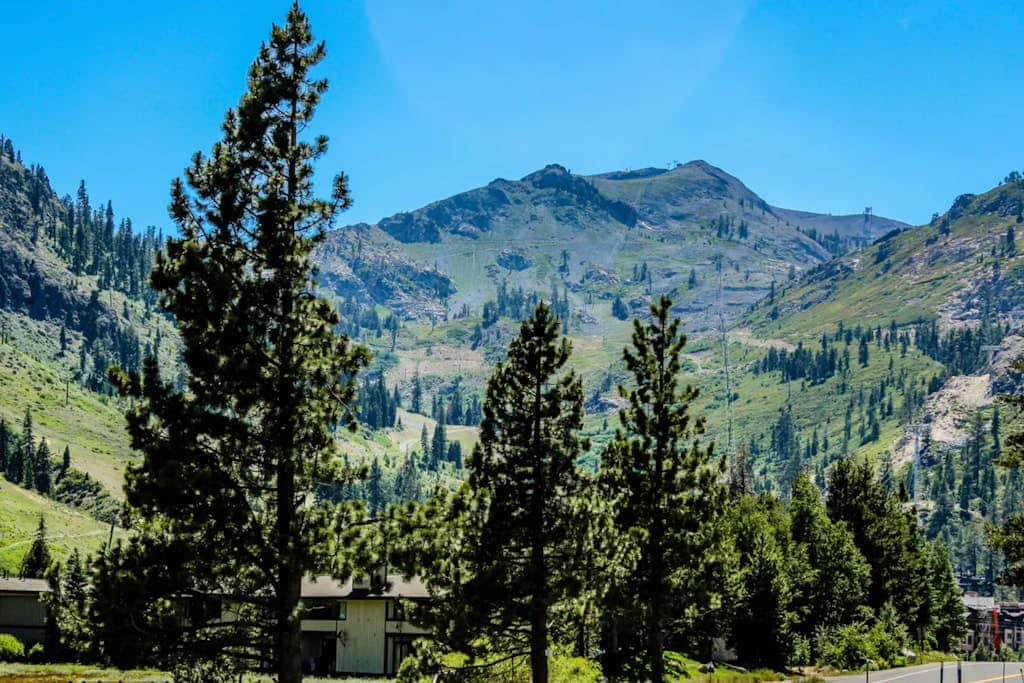 Everline Resort & Spa - Ski-in-ski-out suite with heated pools & hot tub