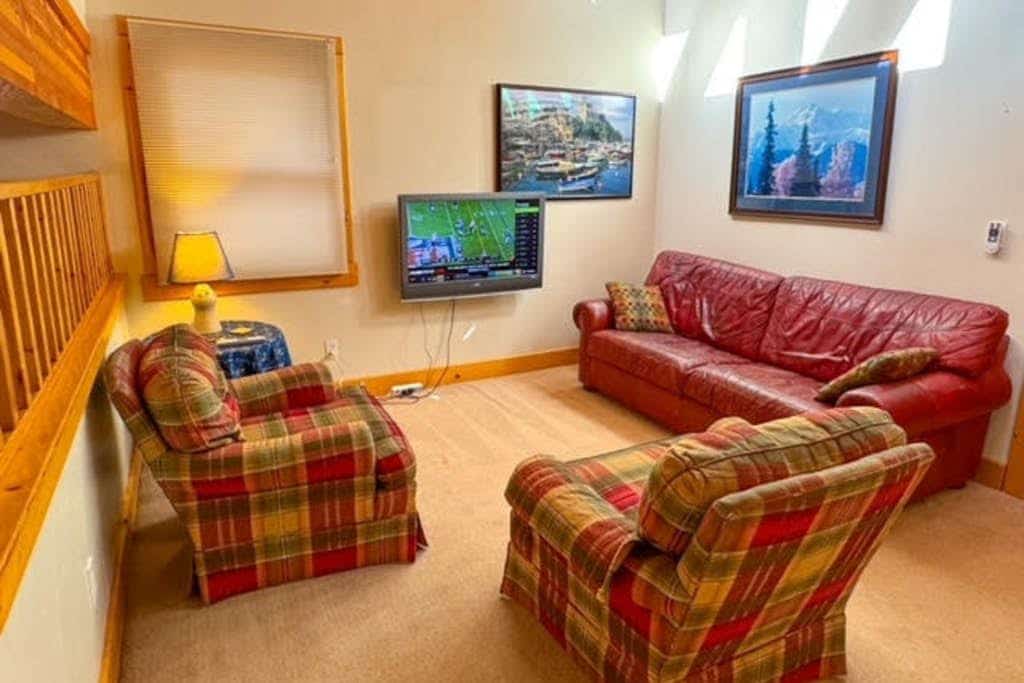 Highland Evergreen Lodge