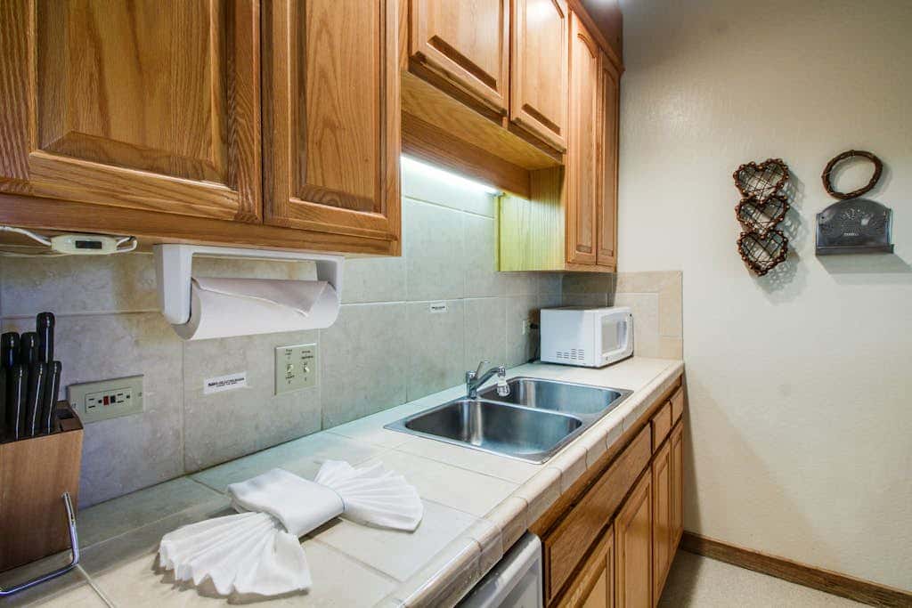Ski-in-ski-out condo with pool, hot tub, sauna & breathtaking views - dog-friendly