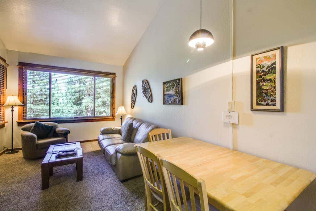 Ski-in-ski-out condo with pool, hot tub, sauna & breathtaking views - dog-friendly