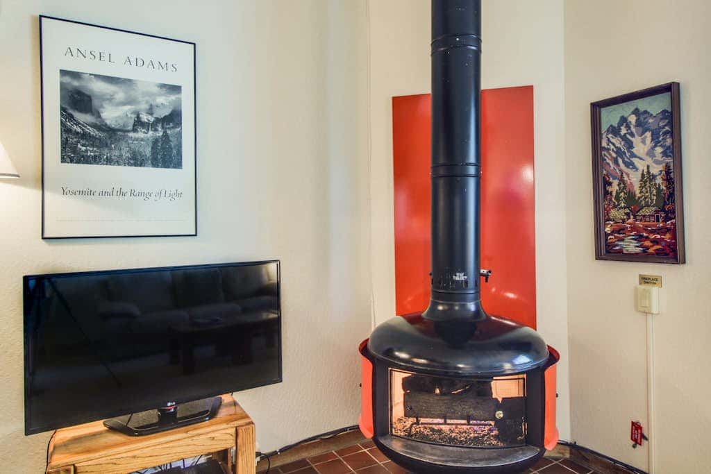 Ski-in-ski-out condo with pool, hot tub, sauna & breathtaking views - dog-friendly