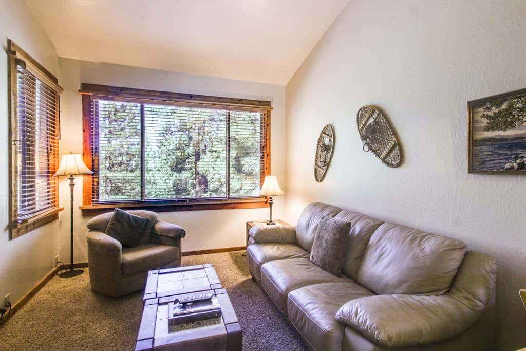Ski-in-ski-out condo with pool, hot tub, sauna & breathtaking views - dog-friendly