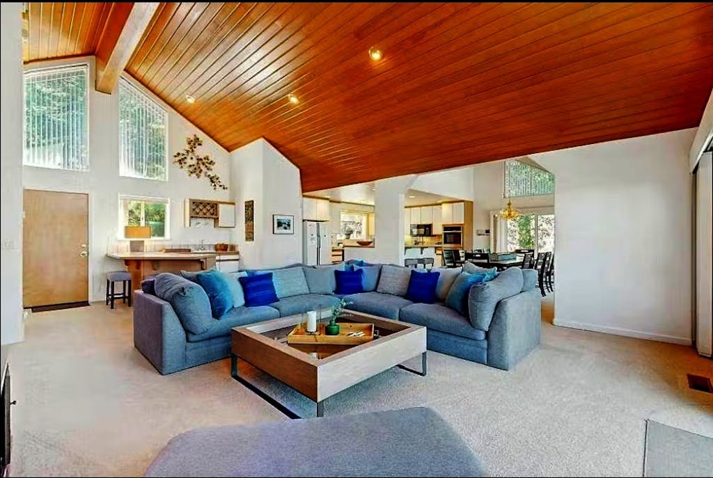 Gorgeous Northstar Home with Central AC, Ping-Pong, Fireplace & Jetted Tub