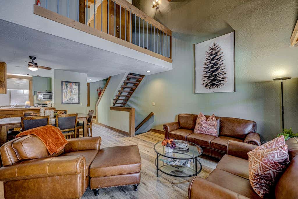 Convenient & comfortable dog-friendly condo with Northstar Rec Center access