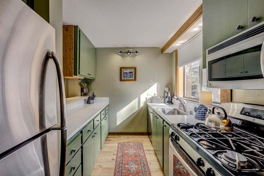 Convenient & comfortable dog-friendly condo with Northstar Rec Center access