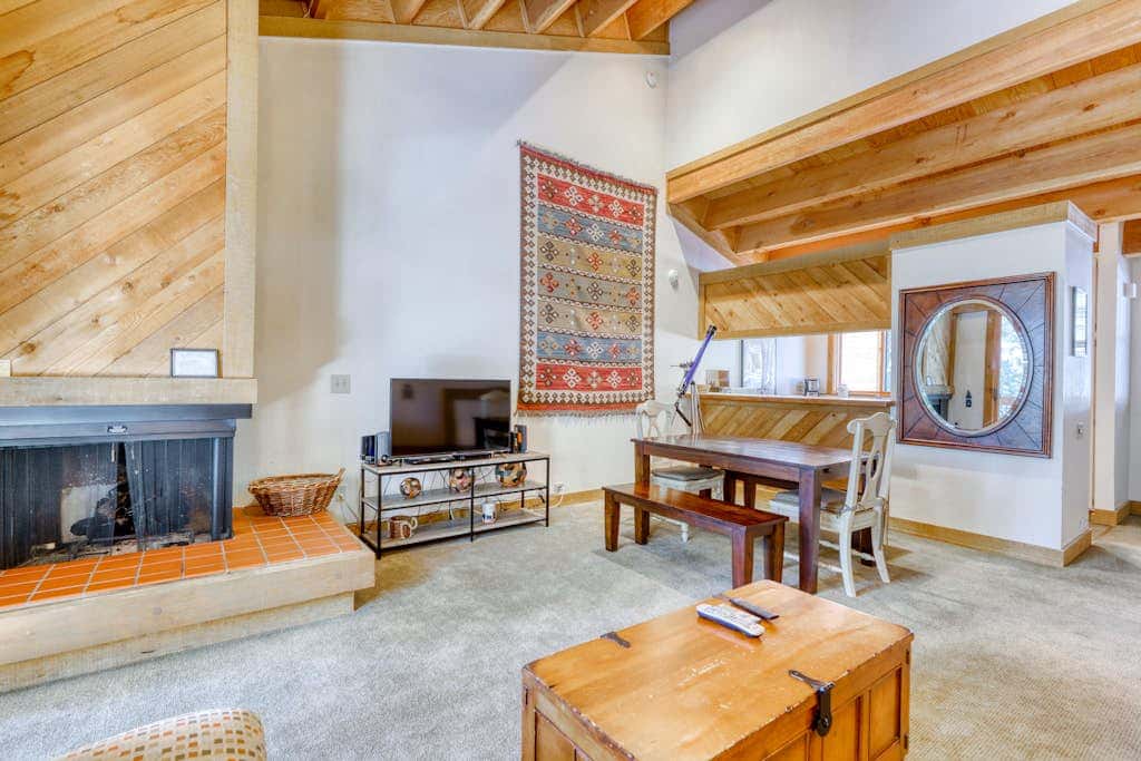 Cozy Northstar Mountain Retreat