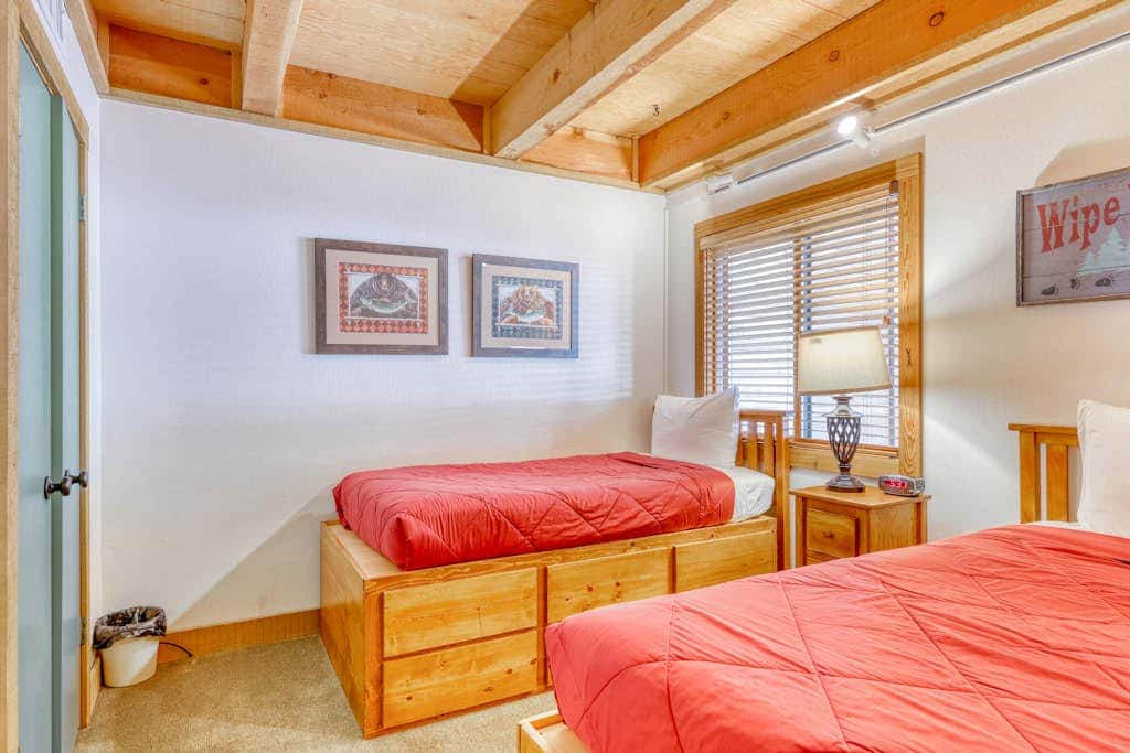 Cozy Northstar Mountain Retreat