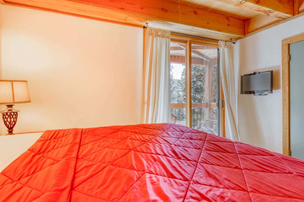 Cozy Northstar Mountain Retreat