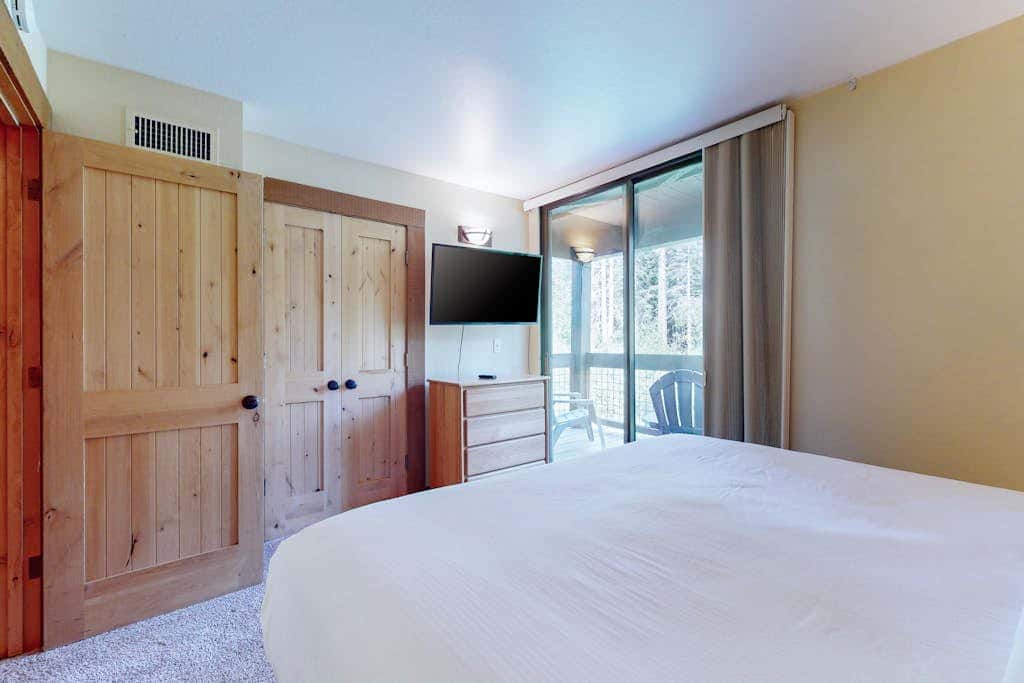near Kings Beach & Northstar Village with balcony