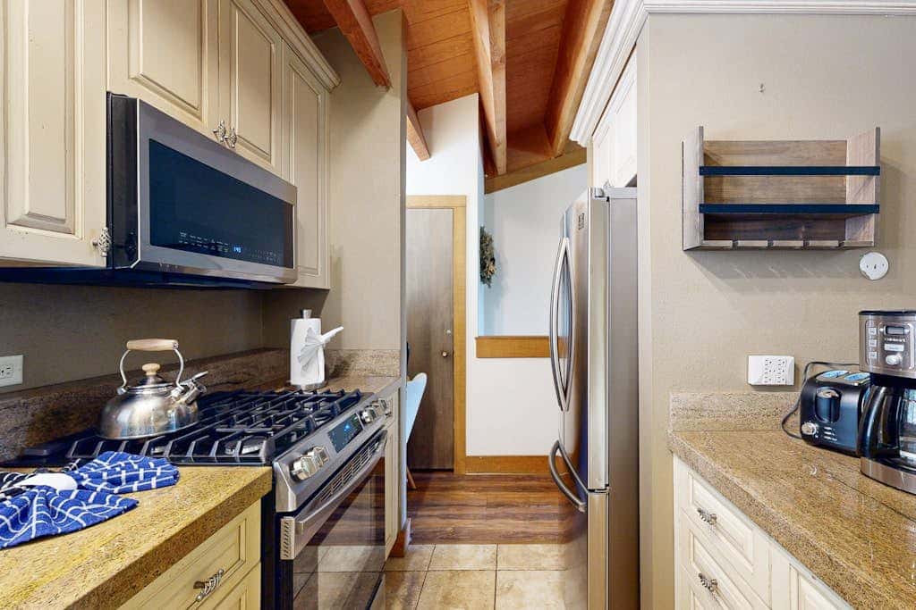Sophisticated Gold Bend Getaway | Fireplace | Free Ski Shuttle, Pool, Hot Tub