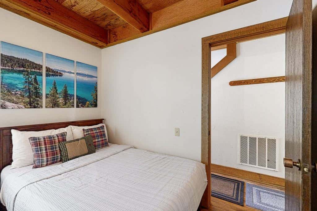 Sophisticated Gold Bend Getaway | Fireplace | Free Ski Shuttle, Pool, Hot Tub