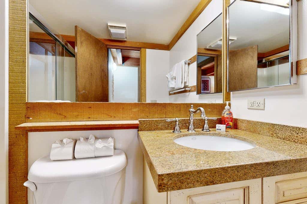 Sophisticated Gold Bend Getaway | Fireplace | Free Ski Shuttle, Pool, Hot Tub