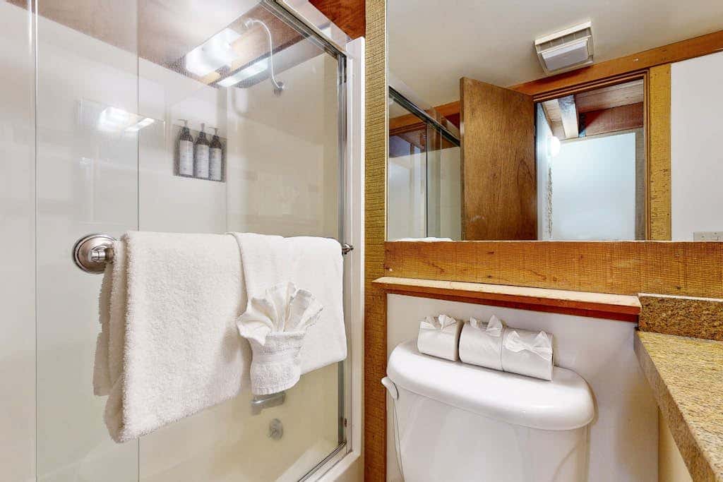 Sophisticated Gold Bend Getaway | Fireplace | Free Ski Shuttle, Pool, Hot Tub