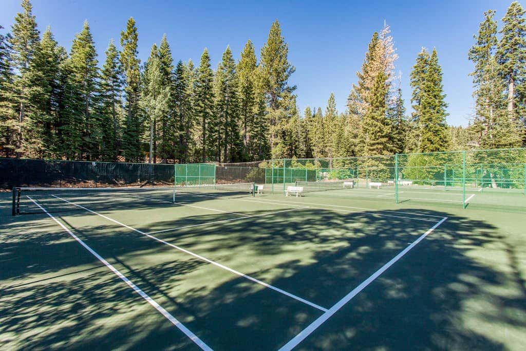 Gold Bend Condo - New Kitchen & Fireplace - Free Door-to-Lifts Ski Shuttle