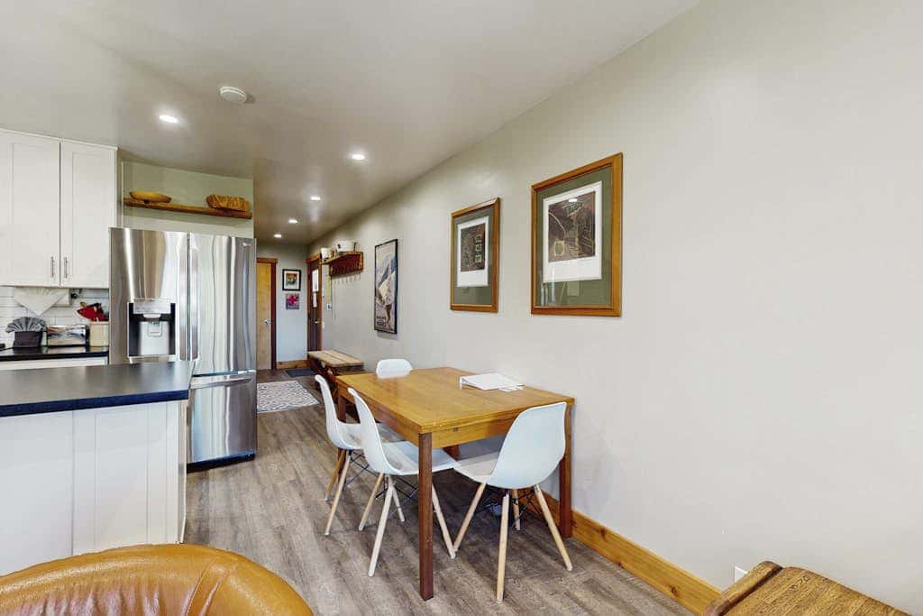 Remodeled condo with balcony, fireplace, WiFi, & mountain view - steps to slopes