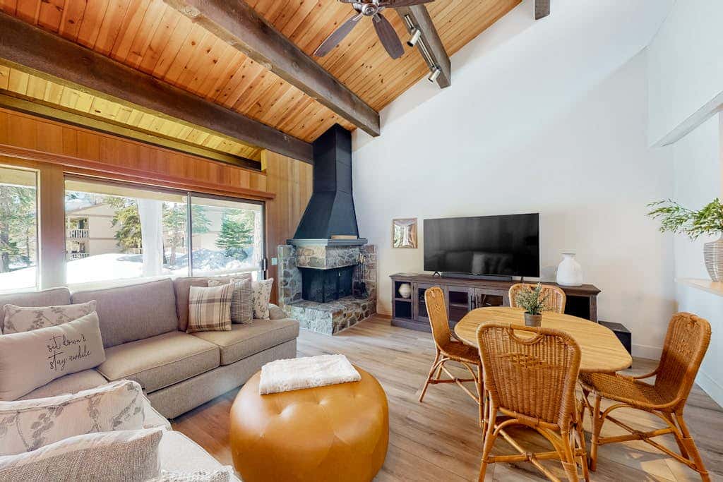 Radiant condo with fireplace, outdoor pool, tennis, grill, balcony, washer&dryer