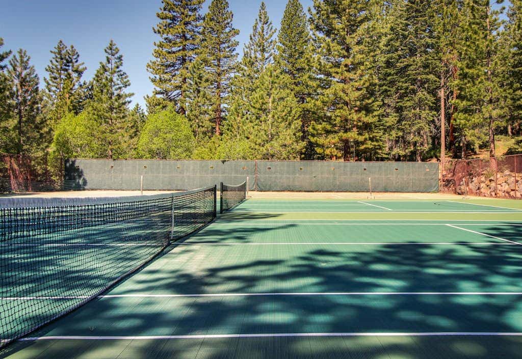 Radiant condo with fireplace, outdoor pool, tennis, grill, balcony, washer&dryer