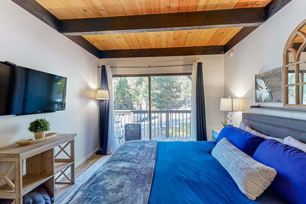 Beautiful condo with modern appliances, two decks, and shared pool