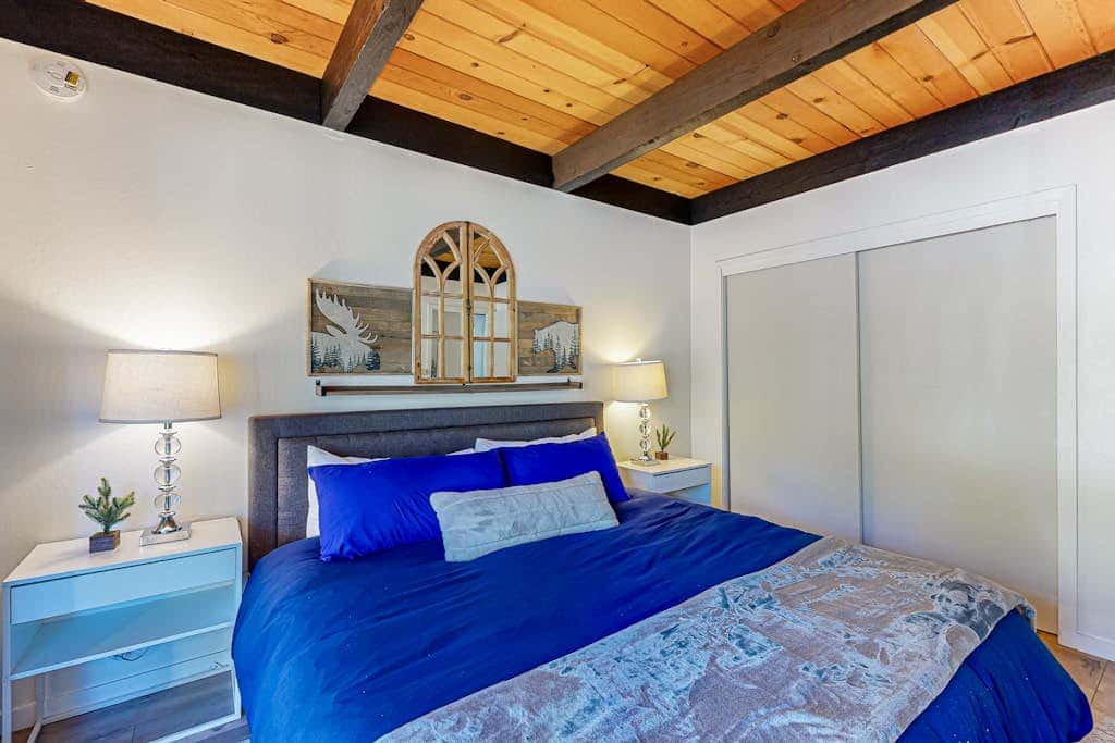 Beautiful condo with modern appliances, two decks, and shared pool