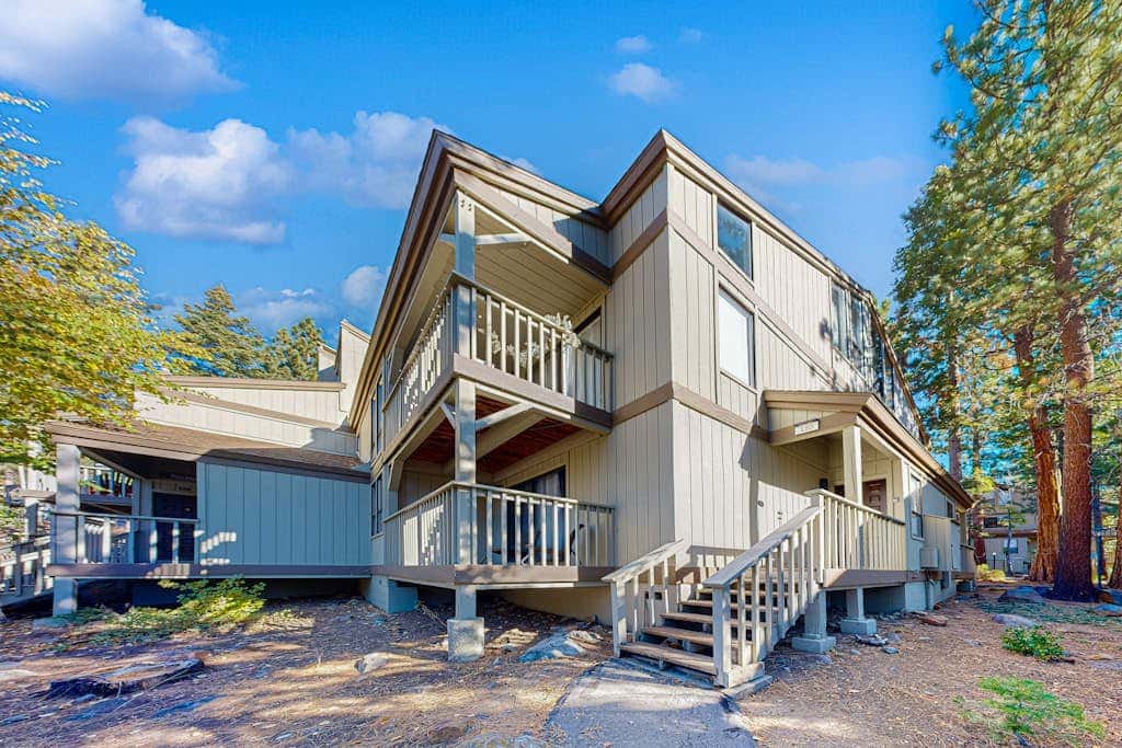 Beautiful condo with modern appliances, two decks, and shared pool