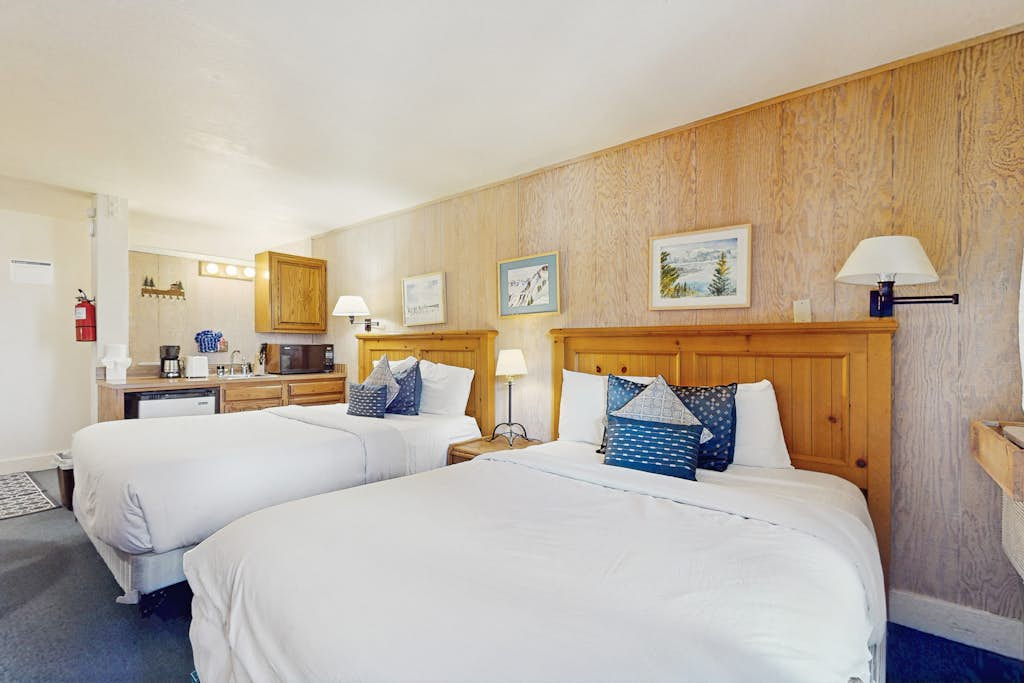 Rustic suite in the heart of Northstar - easy access to lifts & hiking