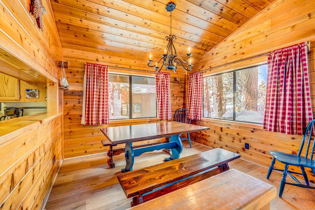 Fun home with foosball table - near on-site golf, pools & hot tub