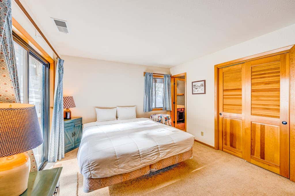 Fun home with foosball table - near on-site golf, pools & hot tub