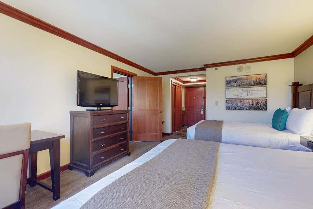 Everline Resort & Spa Ski-in-ski-out condo with elevator, pool, hot tub, & spa