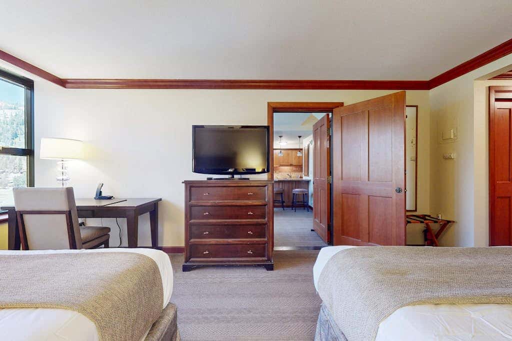 Everline Resort & Spa Ski-in-ski-out condo with elevator, pool, hot tub, & spa