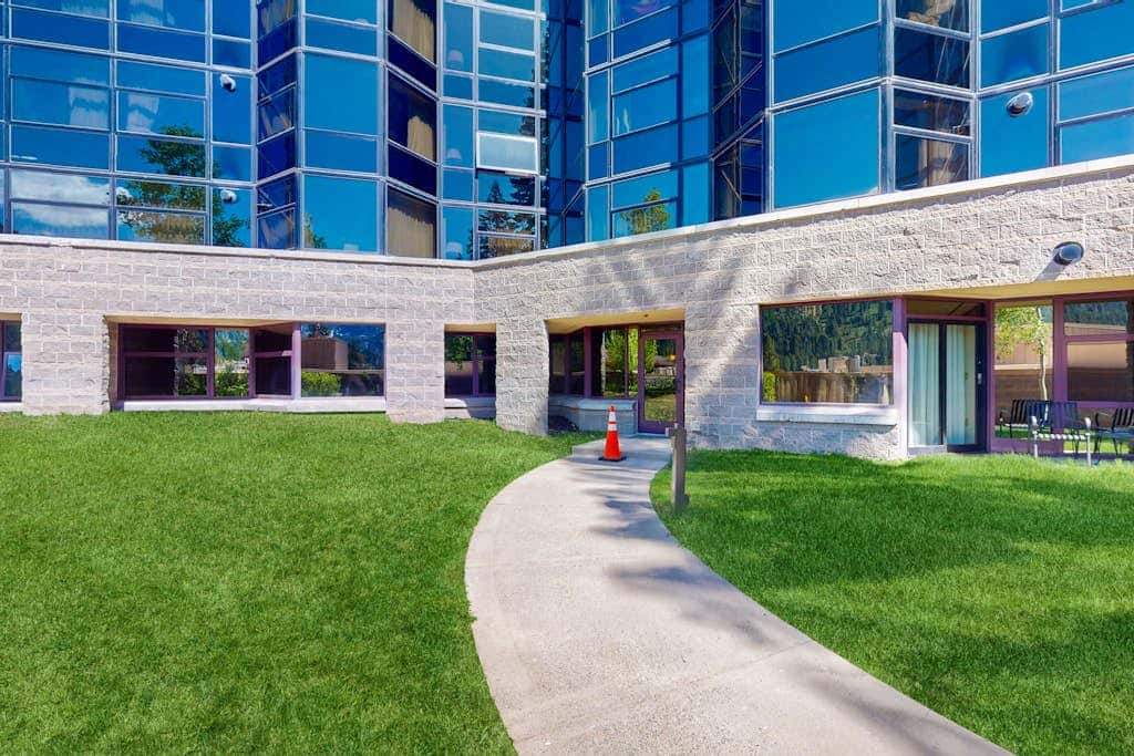 Everline Resort & Spa Ski-in-ski-out condo with elevator, pool, hot tub, & spa