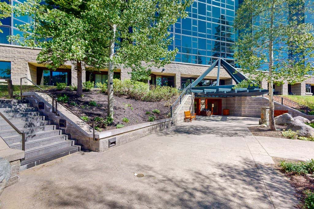 Everline Resort & Spa Ski-in-ski-out condo with elevator, pool, hot tub, & spa