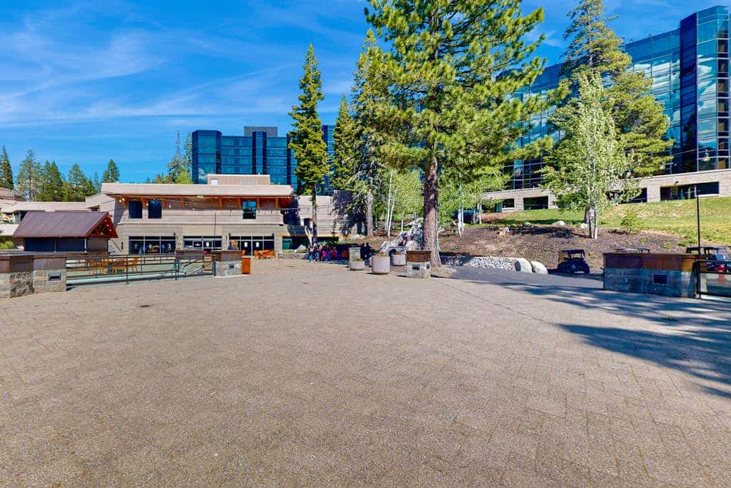 Everline Resort & Spa Ski-in-ski-out condo with elevator, pool, hot tub, & spa