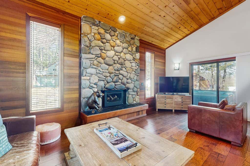 Remodeled house with private hot tub, pool access, tennis, & Ping-Pong