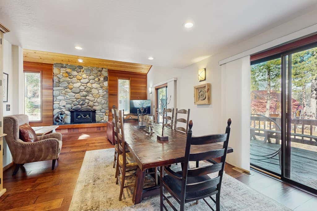 Remodeled house with private hot tub, pool access, tennis, & Ping-Pong