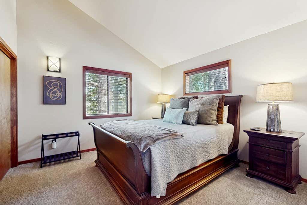Remodeled house with private hot tub, pool access, tennis, & Ping-Pong