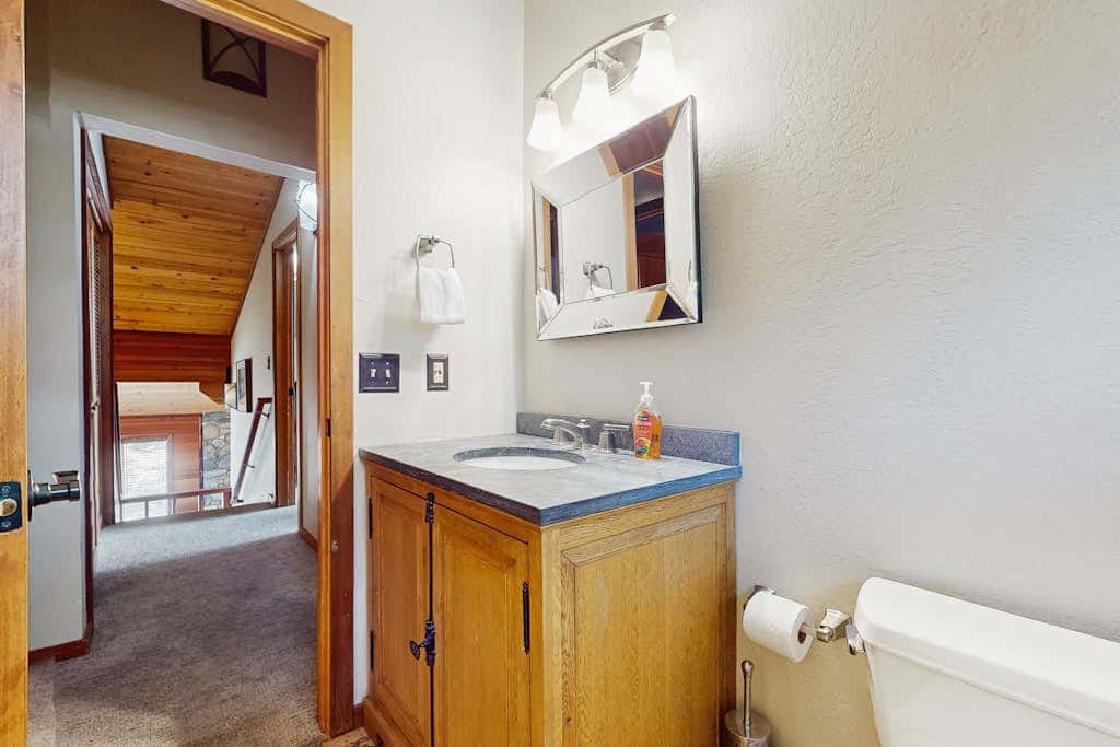 Remodeled house with private hot tub, pool access, tennis, & Ping-Pong