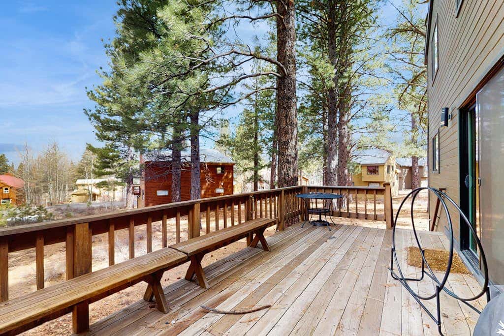 Remodeled house with private hot tub, pool access, tennis, & Ping-Pong