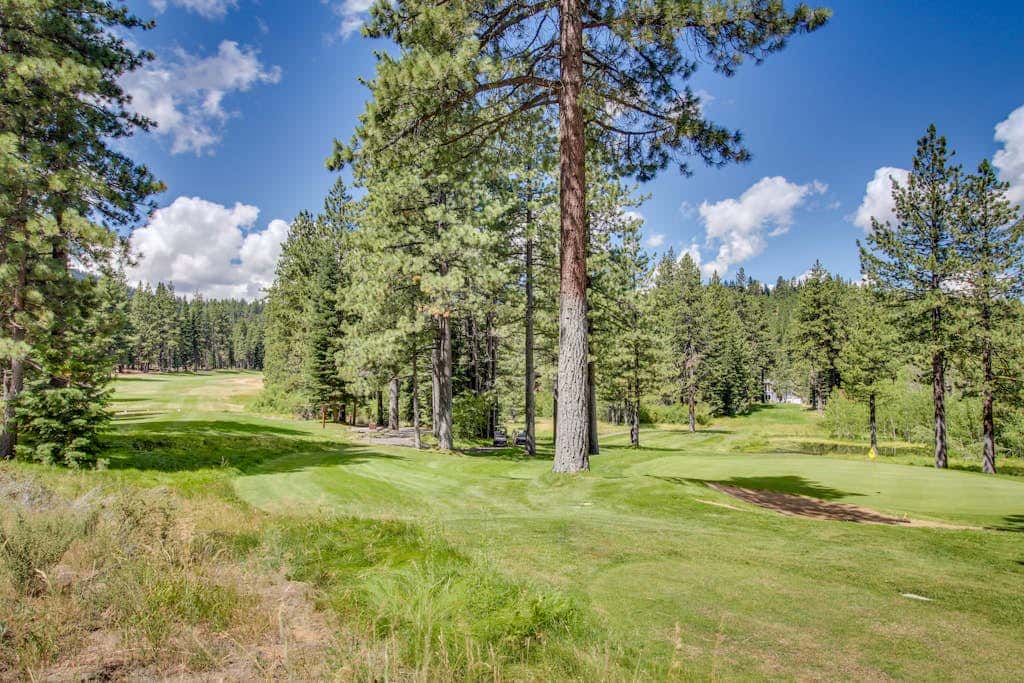 Remodeled house with private hot tub, pool access, tennis, & Ping-Pong