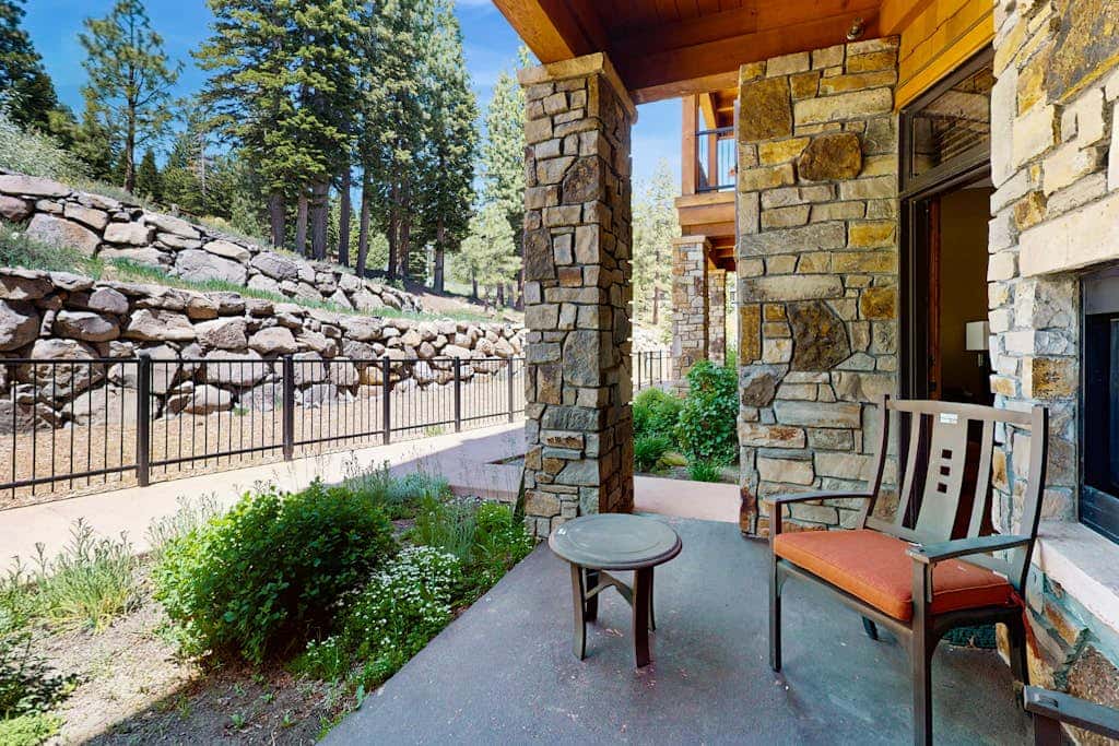 Ski-in-ski-out, ground-floor condo with fireplace, patio, shared pool & hot tub