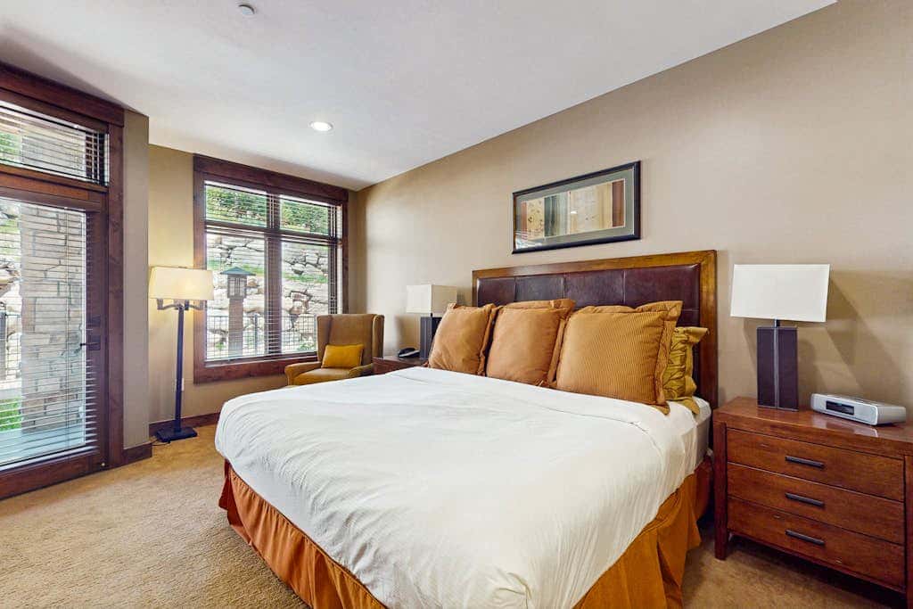 Ski-in-ski-out, ground-floor condo with fireplace, patio, shared pool & hot tub