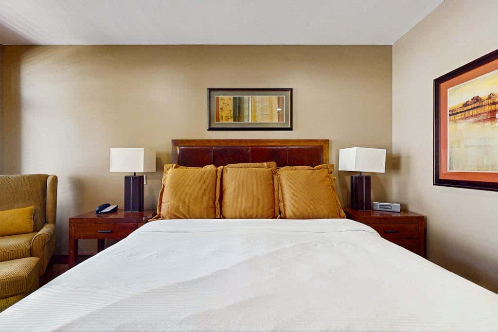 Ski-in-ski-out, ground-floor condo with fireplace, patio, shared pool & hot tub