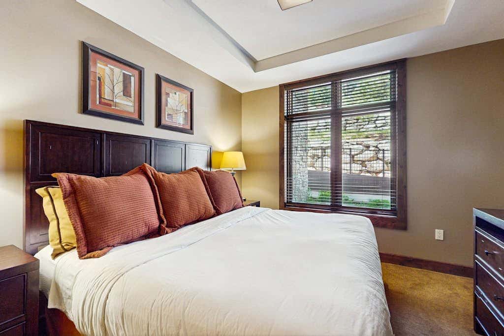 Ski-in-ski-out, ground-floor condo with fireplace, patio, shared pool & hot tub