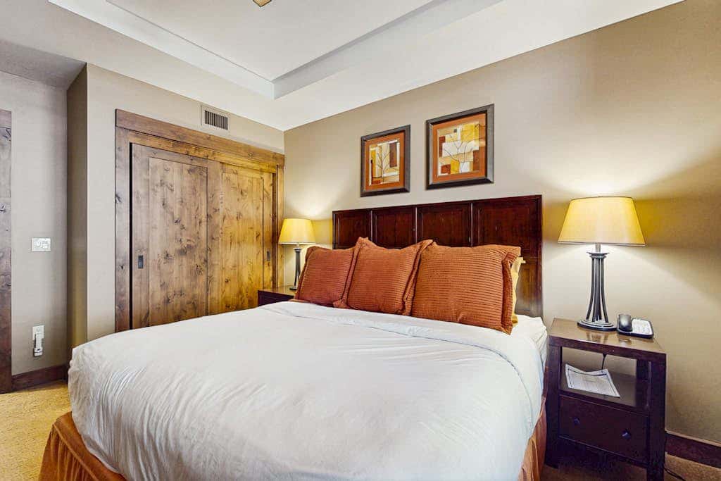 Ski-in-ski-out, ground-floor condo with fireplace, patio, shared pool & hot tub