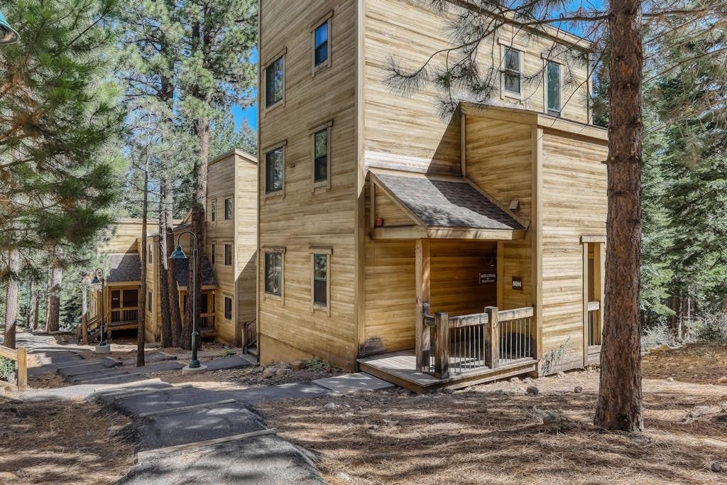 Cozy Retreat With Lake Day Essentials - near skiing, hiking, lake & golf