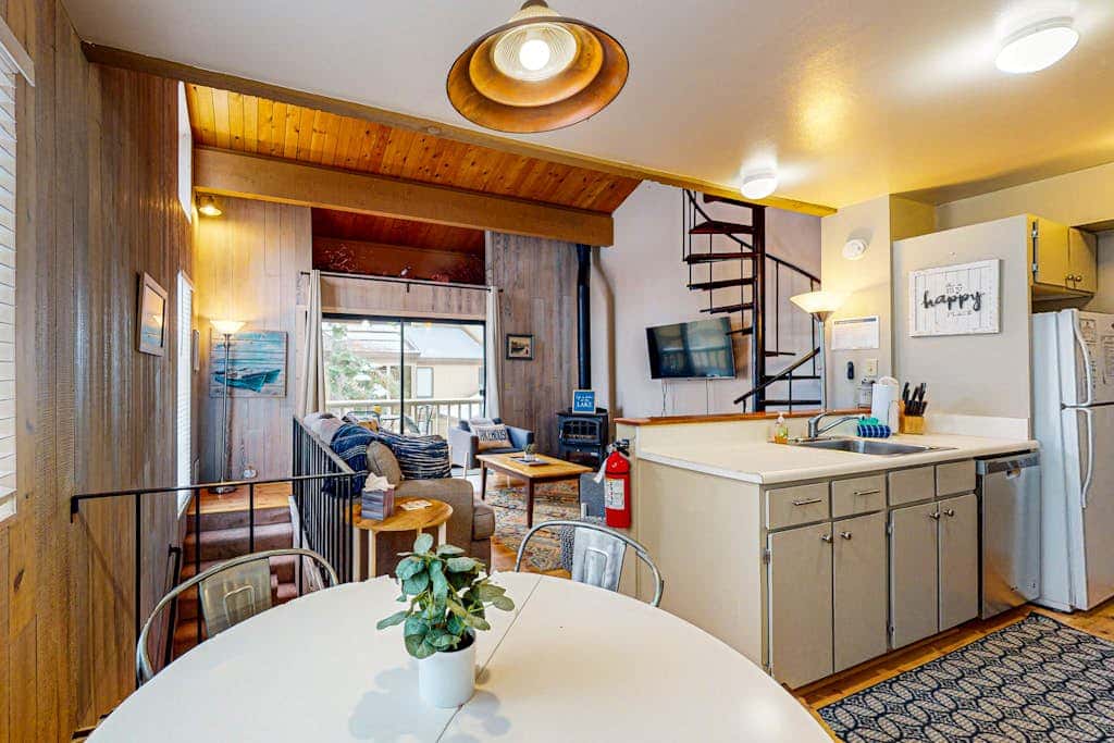Family-Friendly Condo with Pool, Tennis, Deck & Walk to Beach Access