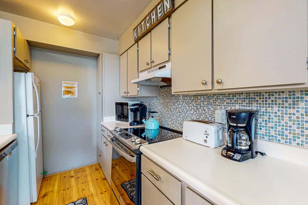 Family-Friendly Condo with Pool, Tennis, Deck & Walk to Beach Access
