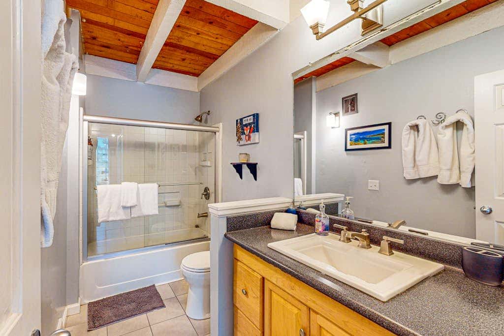 Family-Friendly Condo with Pool, Tennis, Deck & Walk to Beach Access
